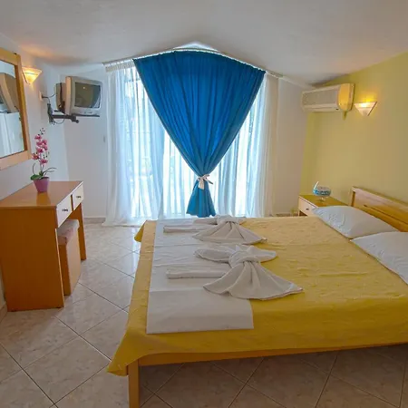 Maria - Renovating Brand New For 2026 3* Potos