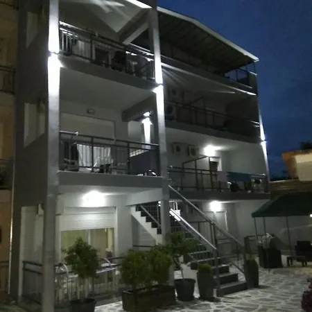 Maria - Renovating Brand New For 2026 מלון דירות