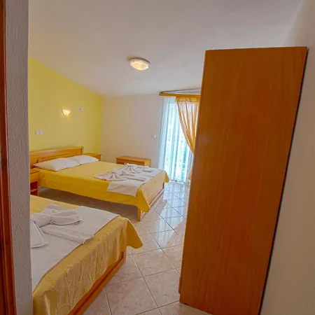 Maria - Renovating Brand New For 2026 3* פוטוס