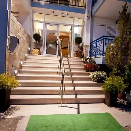 Ξενοδοχείο με διαμερίσματα Maria - Renovating Brand New For 2026 3*