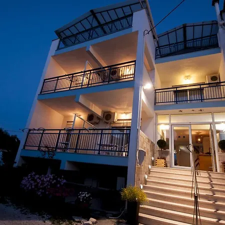 Maria - Renovating Brand New For 2026 Lejlighedshotel