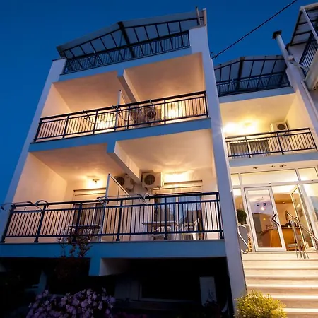 Maria - Renovating Brand New For 2026 3* 포토스