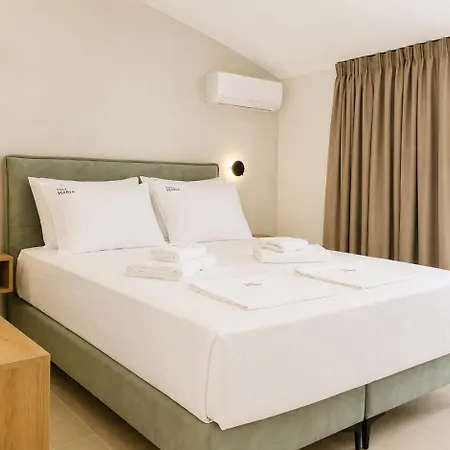 Maria - Renovating Brand New For 2026 Hotel de apartamente