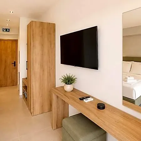Maria - Renovating Brand New For 2026 Hotel de apartamente 4*