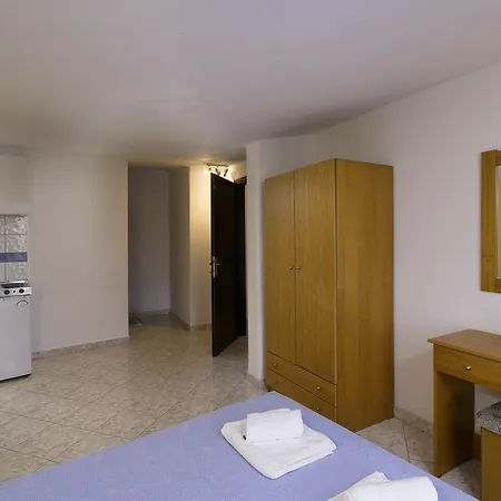 Maria - Renovating Brand New For 2026 아파트호텔