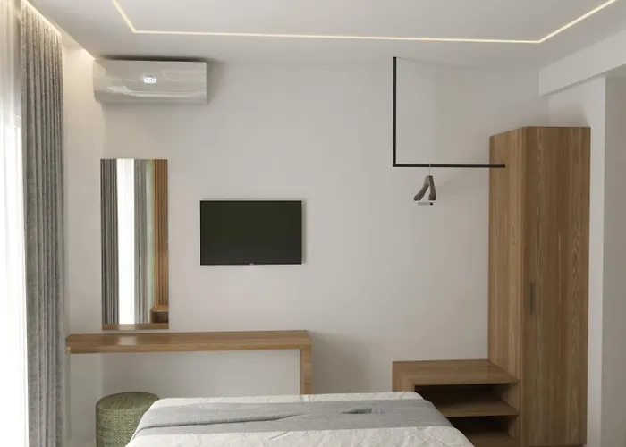 Maria - Renovating Brand New For 2026 Potos